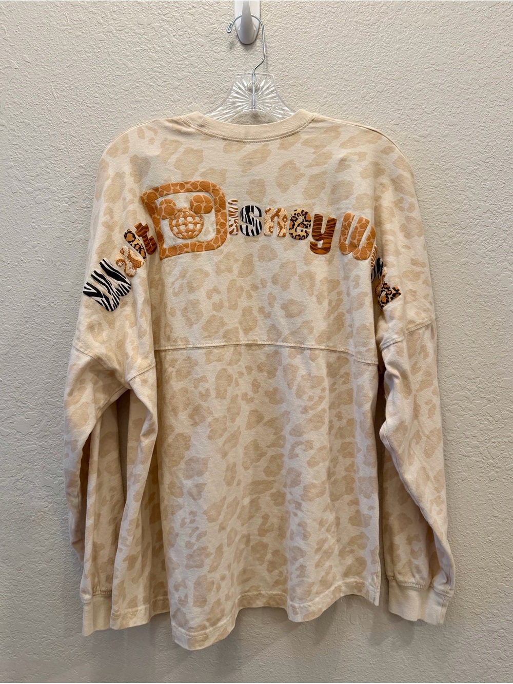 Disney Parks Animal Kingdom Lightweight Spirit Jersey Leopard Animal Print Large